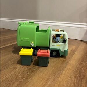 Bluey Garbage Truck and Accessories